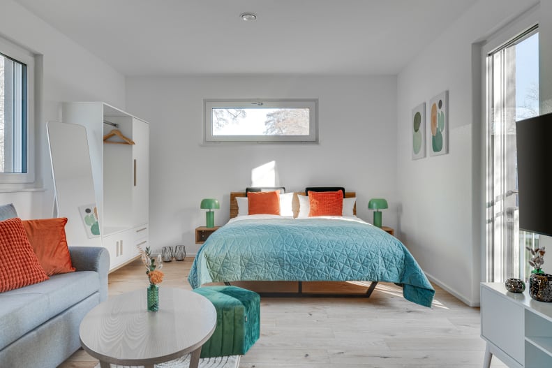 Unsere zwei neuen großen Tiny Häuser im Grünen sind als voll eingerichtetes Apartment oder Studio buchbar.